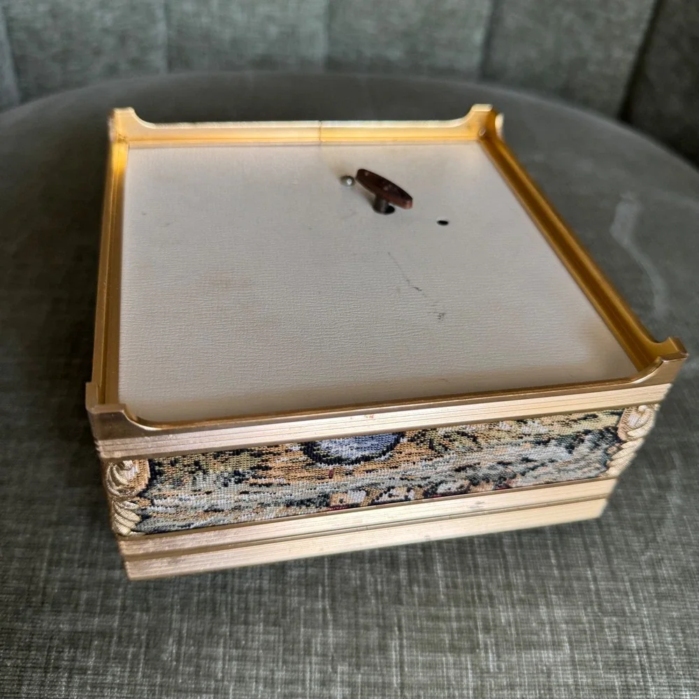 Vintage Tapestry Music Jewelry Box Gold Tone Floral Landscape Velvet‎ Works